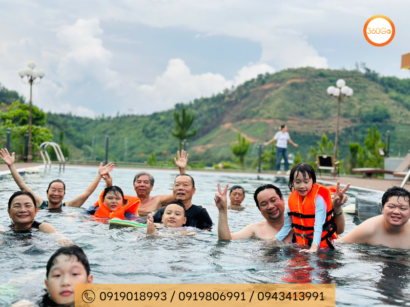 Du khách thoải mái tận hưởng các tiện ích - Du lịch 360Go 